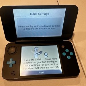 Nintendo 2DS XL